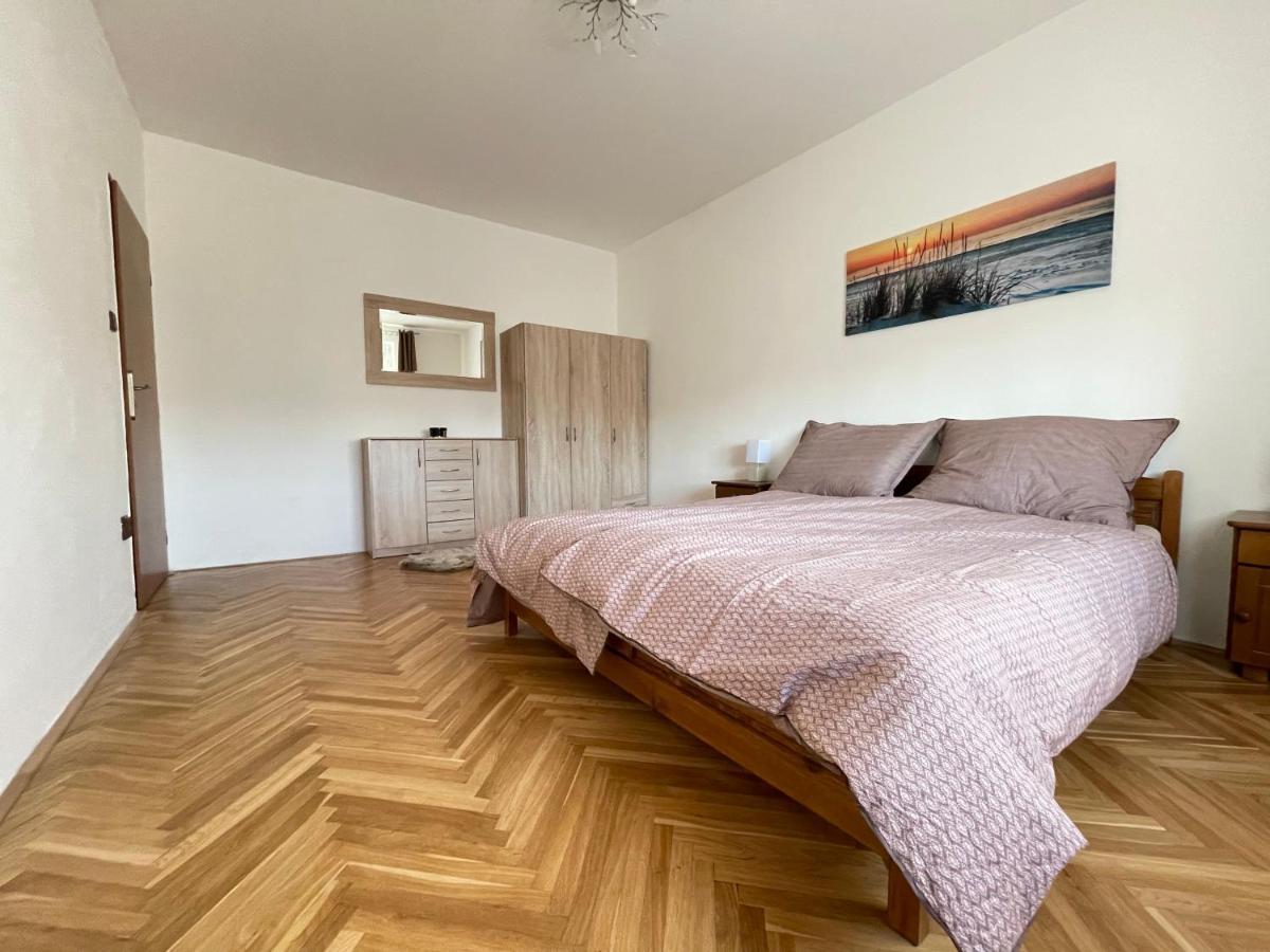 Apartman Jnj Velkomoravska Olmütz Exterior foto